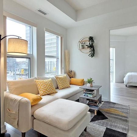 Lovely 3 Bedrooms In University Of Toronto Extérieur photo
