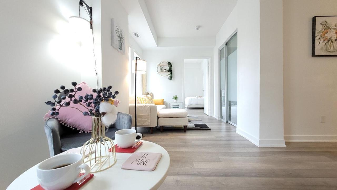 Lovely 3 Bedrooms In University Of Toronto Extérieur photo