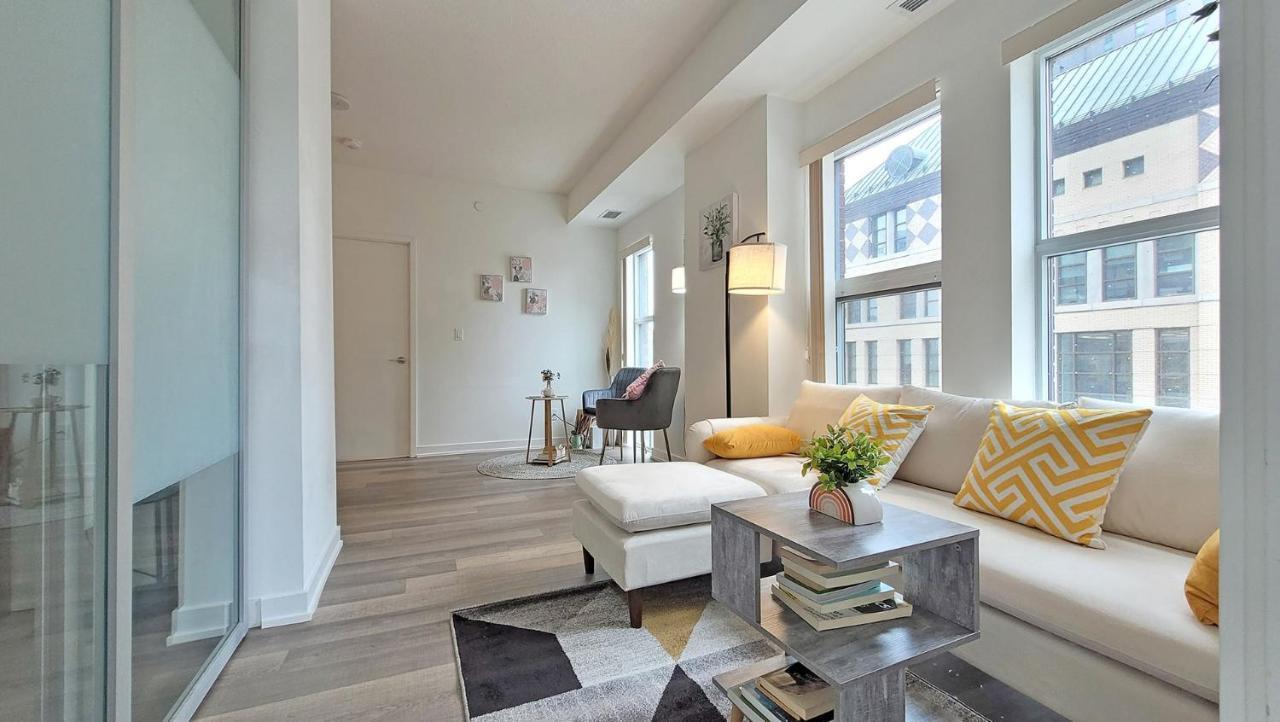 Lovely 3 Bedrooms In University Of Toronto Extérieur photo