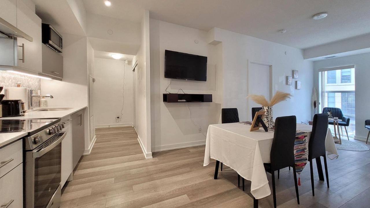Lovely 3 Bedrooms In University Of Toronto Extérieur photo