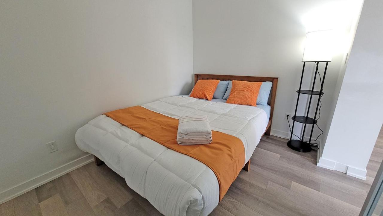 Lovely 3 Bedrooms In University Of Toronto Extérieur photo