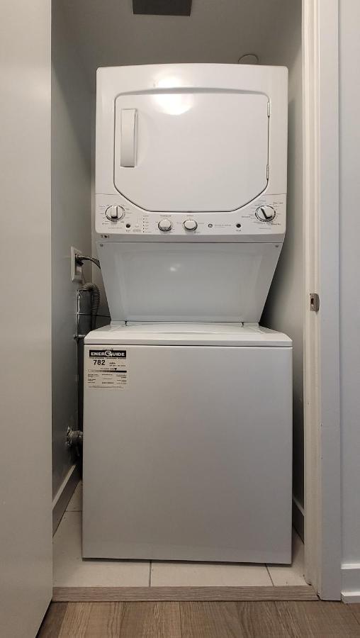 Lovely 3 Bedrooms In University Of Toronto Extérieur photo